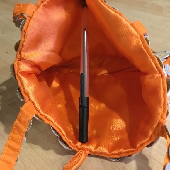 Shell button purse - Picture 2 of 5